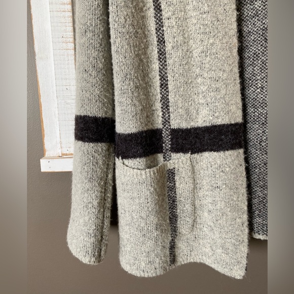 Keren Hart Small Checkered Cardigan - Picture 3 of 5